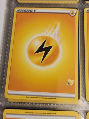 Lightning Energy (#10), SM Trainer Kit: Lycanroc & Alolan Raichu